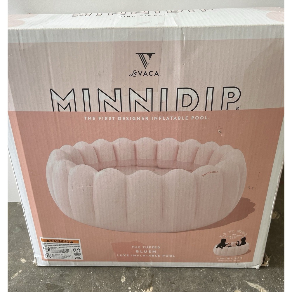 Tufted Blush Luxe Inflatable Pool,